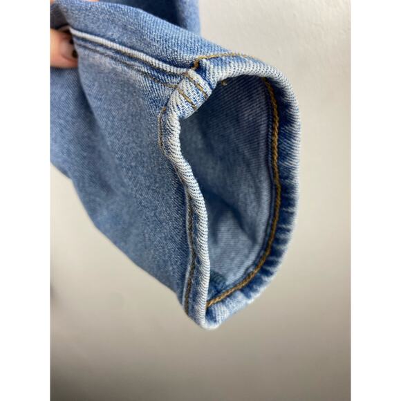 American Eagle stretch light wash denim boyfriend jeans size 24x25 (1127) - Picture 10 of 11